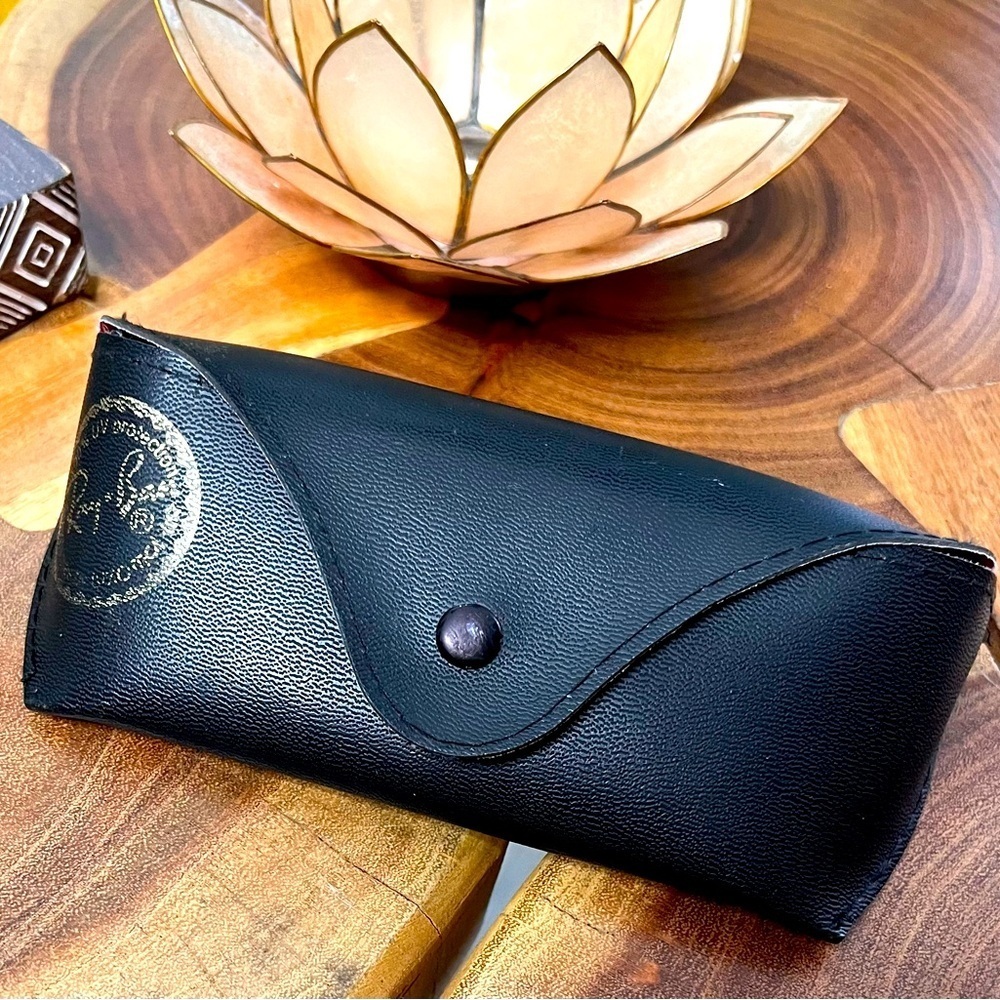Ray-Ban vintage, black and red aviator sunglass case.